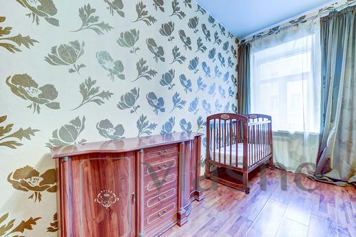 Daily 03 Наб. rivers Moika d 27-27, Saint Petersburg - apartment by the day