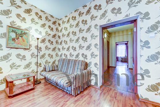 Daily 03 Наб. rivers Moika d 27-27, Saint Petersburg - apartment by the day