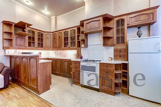 Spacious apartment with Jacuzzi in Dvort, Saint Petersburg - apartment by the day