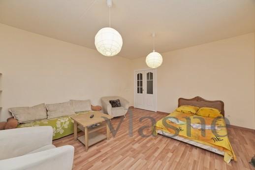 rent with renovated, Yekaterinburg - apartment by the day