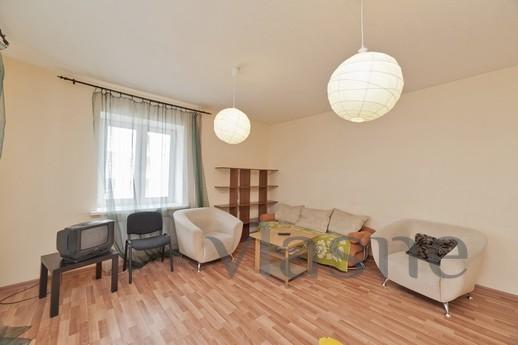 Modern, bright and cozy studio apartment in a quiet courtyar