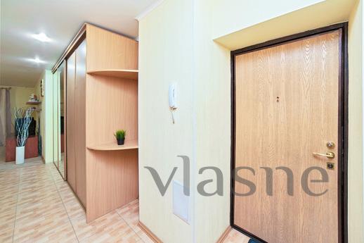 Comfortable and spacious apartment - stu, Yekaterinburg - apartment by the day