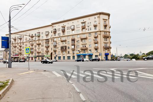 Pollutants. Huge apartment, metro Tagank, Moscow - apartment by the day