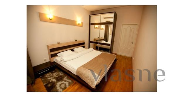 3-bedroom apartment in the center. The territory is fenced. 