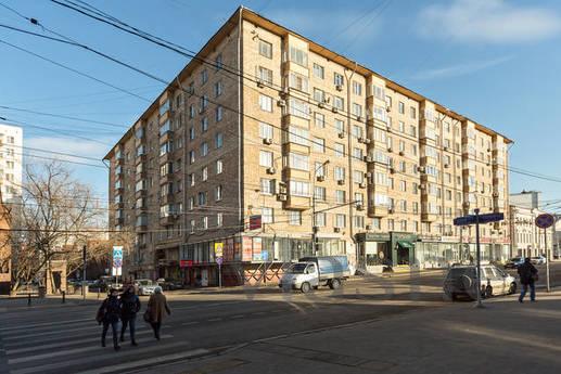Spacious apartment in the metro in 1905, Moscow - apartment by the day