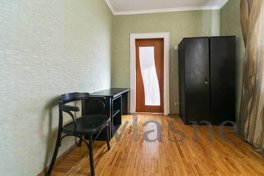 Spacious apartment in the metro in 1905, Moscow - apartment by the day