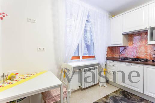 New apartments at Patriarch's Ponds, Moscow - apartment by the day