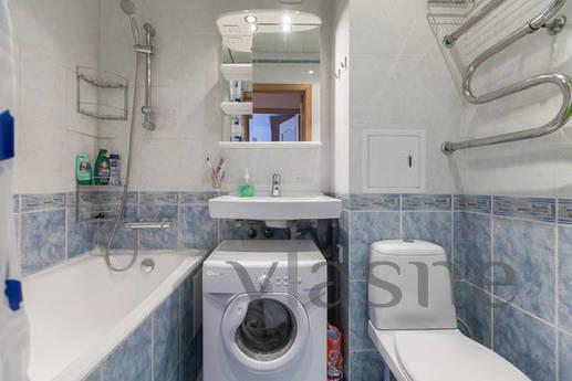 Bright apartment 1 minute from m.VDNH, Moscow - apartment by the day
