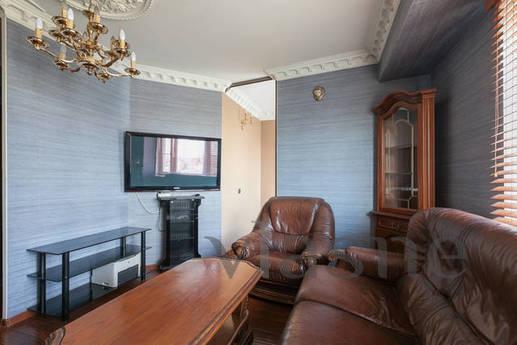Elegant three-room apartment, Moscow - apartment by the day