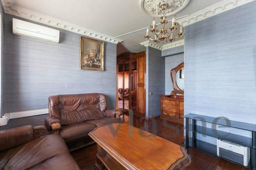 Elegant three-room apartment, Moscow - apartment by the day