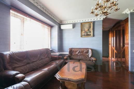Elegant three-room apartment, Moscow - apartment by the day