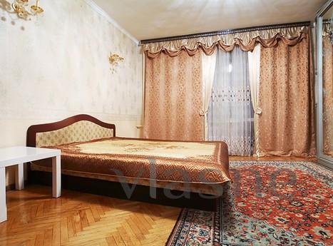 3hkomnatnaya spacious apartment in the c, Moscow - apartment by the day