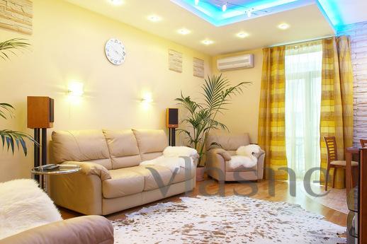 I rent a spacious luxury 2 bedroom apartment in the area of 