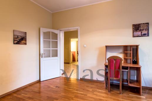 Two bedroom apartment for Kiev, Moscow - apartment by the day