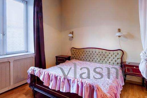 Two bedroom apartment for Kiev, Moscow - apartment by the day