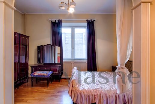 Two bedroom apartment for Kiev, Moscow - apartment by the day