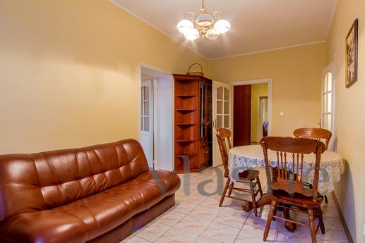 Two bedroom apartment for Kiev, Moscow - apartment by the day