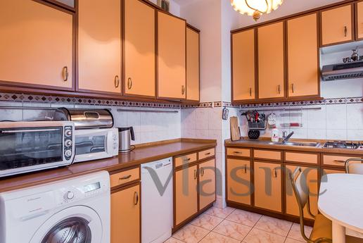 Two bedroom apartment for Kiev, Moscow - apartment by the day