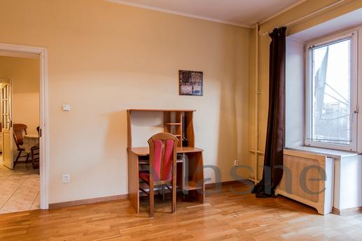 Two bedroom apartment for Kiev, Moscow - apartment by the day