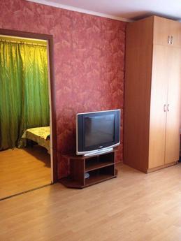 Concierge, intercom, security door. 5 minutes walk to the su