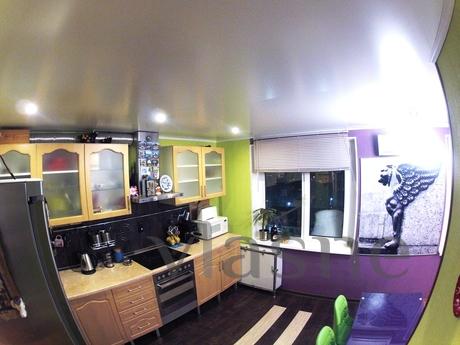 Beautiful 3-bedroom apartment, Perm - apartment by the day