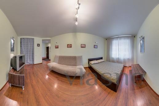 Spacious, clean, comfortable apartment. Located near the met