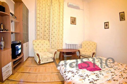 Decent apartment near the subway, Moscow - apartment by the day