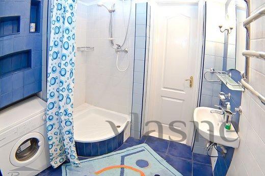 Decent apartment near the subway, Moscow - apartment by the day