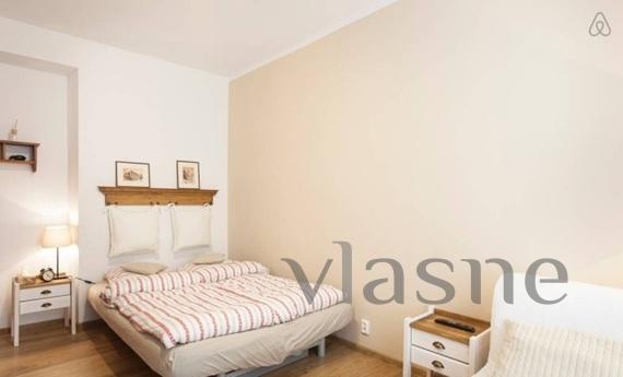 Rent Flat, just 5 minutes from metro.Kuhnya equipped with al