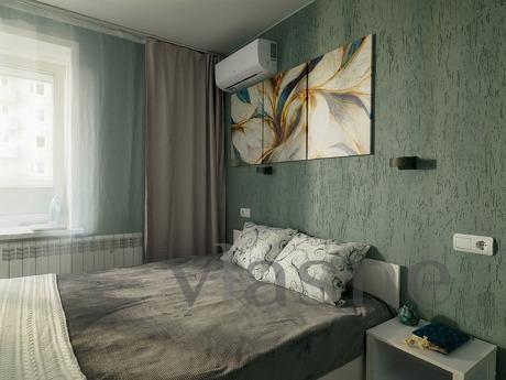 Comfortable, bright, stylish studio apartment with good reno