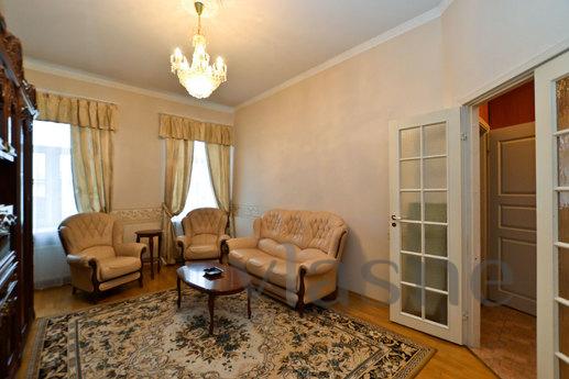 The apartment is in a contemporary style, Saint Petersburg - apartment by the day