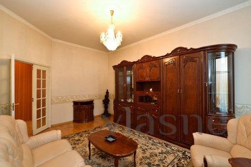 The apartment is in a contemporary style, Saint Petersburg - apartment by the day