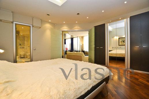 Next to the Palace Square., Saint Petersburg - apartment by the day