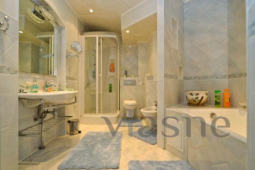Next to the Palace Square., Saint Petersburg - apartment by the day