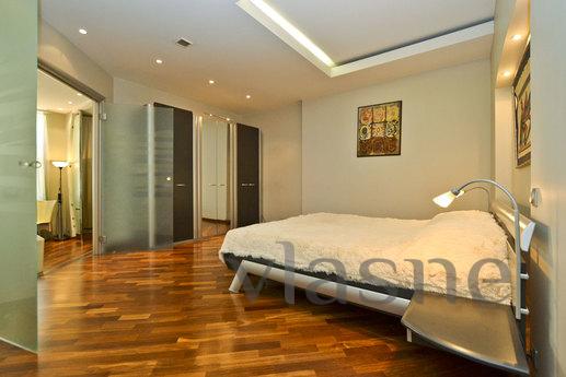 Next to the Palace Square., Saint Petersburg - apartment by the day
