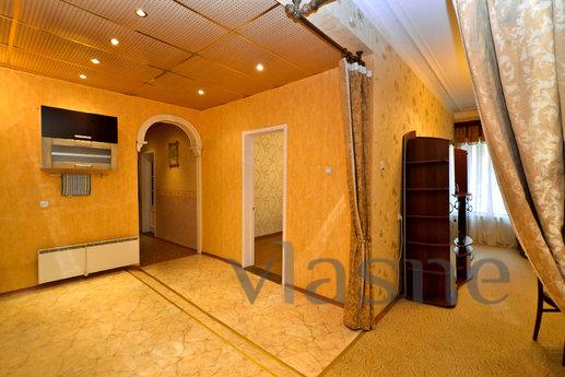 The apartment is in the center of center, Saint Petersburg - apartment by the day