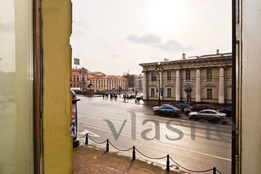 The apartment is on the main street of t, Saint Petersburg - apartment by the day