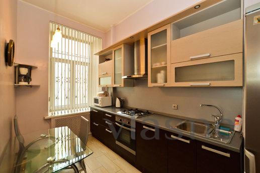 The apartment is on the main street of t, Saint Petersburg - apartment by the day