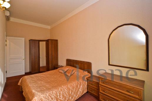 The apartment is on the main street of t, Saint Petersburg - apartment by the day