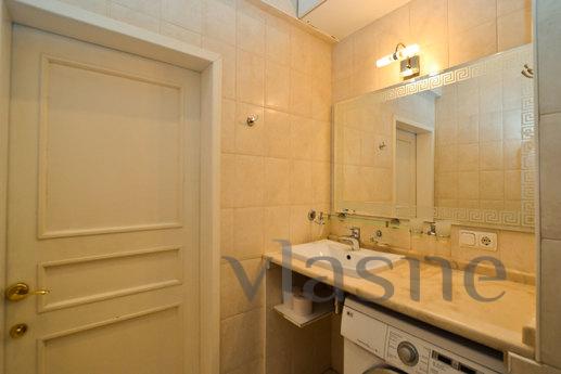 The apartment is on the main street of t, Saint Petersburg - apartment by the day