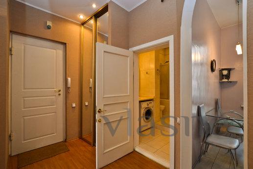 The apartment is on the main street of t, Saint Petersburg - apartment by the day