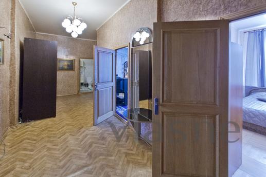 Apartment with Jacuzzi, Saint Petersburg - apartment by the day