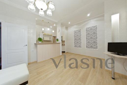 Apartment renovated near station, Saint Petersburg - apartment by the day