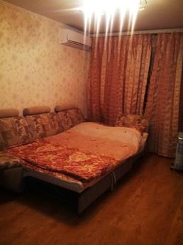 Cozy apartment, FREE !!! WI-FI Cozy apartment, FREE !!! WI-FI, Saratov - apartment by the day