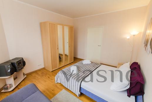 Spacious 3 apartment with two bathrooms, Moscow - apartment by the day