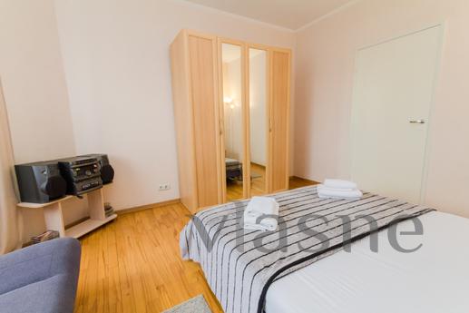 Spacious 3 apartment with two bathrooms, Moscow - apartment by the day