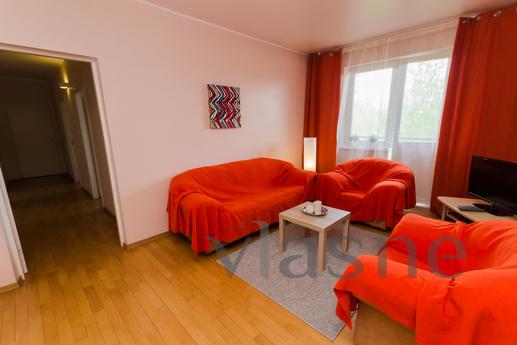 Spacious 3 apartment with two bathrooms, Moscow - apartment by the day