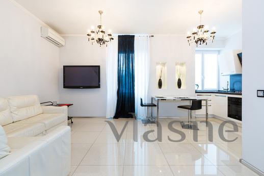 Designer 2-bedroom apartment in 8 minutes walking distance f