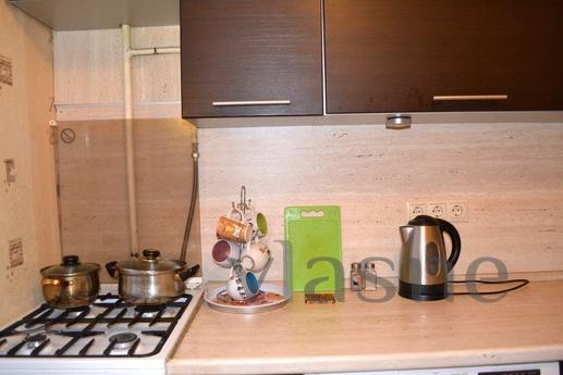 Excellent 1st apartment in the metro, Moscow - apartment by the day