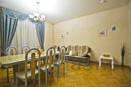 Daily Sadovaya-Chernogryazskaya St., 13 , Moscow - apartment by the day